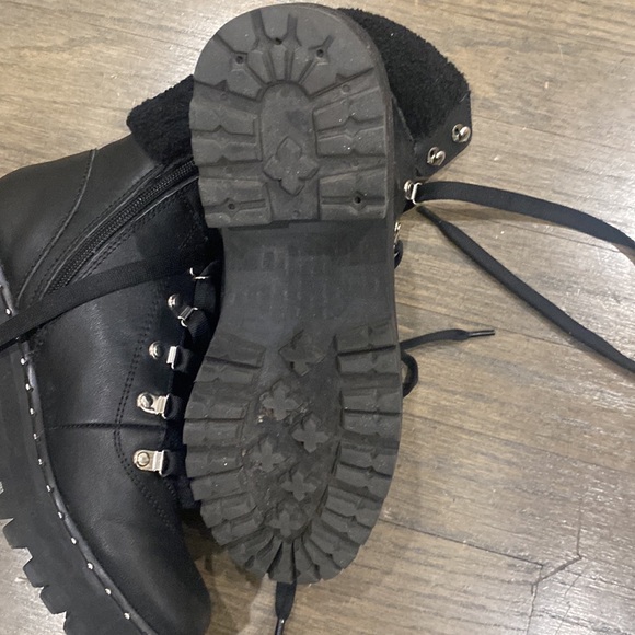 Steve Madden Receptive Boot - Picture 6 of 6